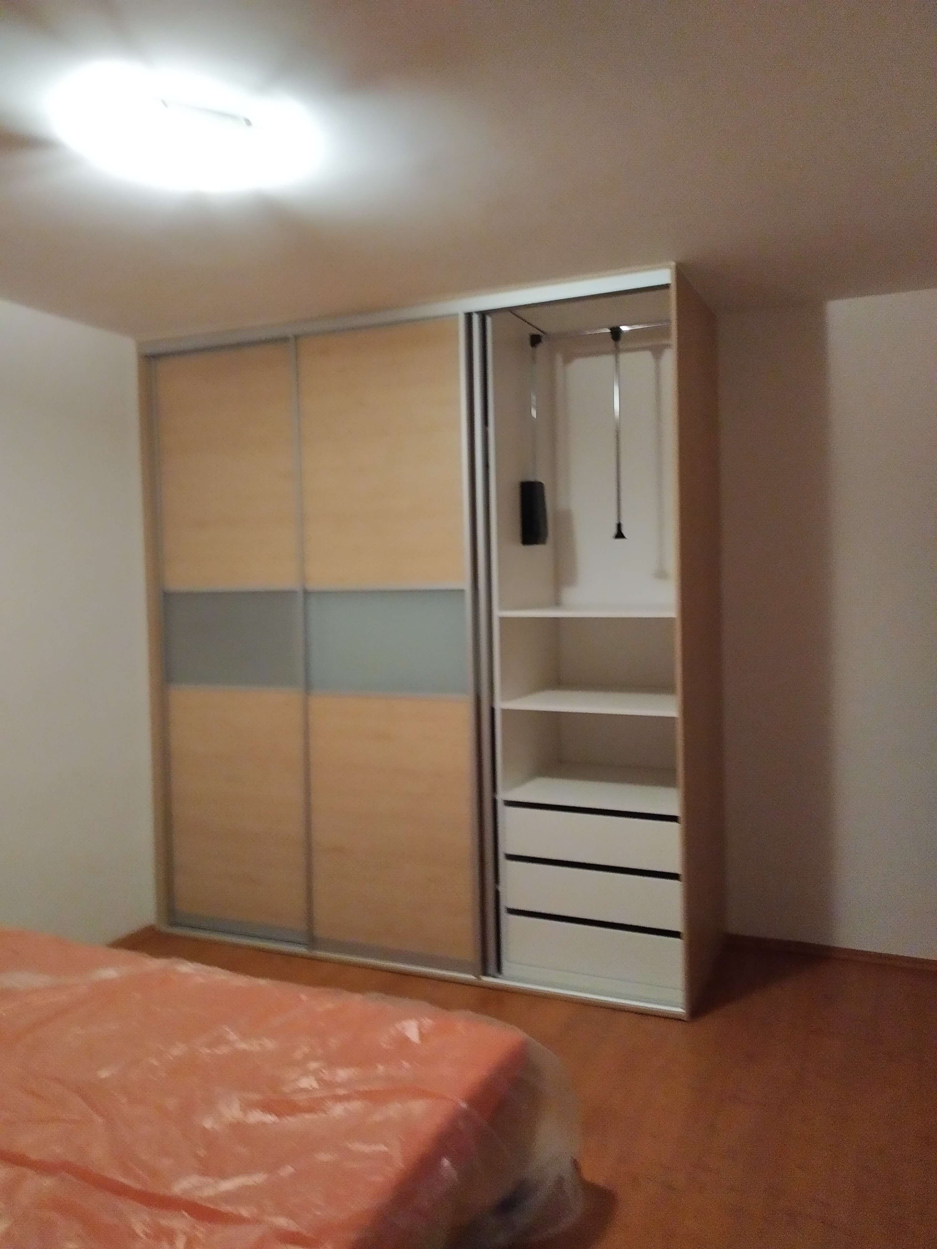vestavěné skříně